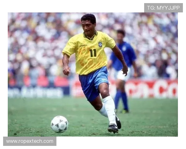 原巴西足球明星的辉煌历程与传奇成就回顾